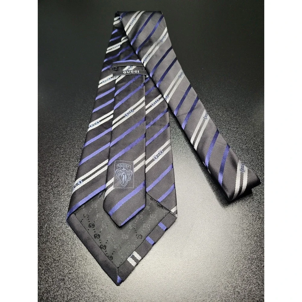 Gucci Men's Necktie Gray Purple Striped Silk 3.75 x 58 Excellent